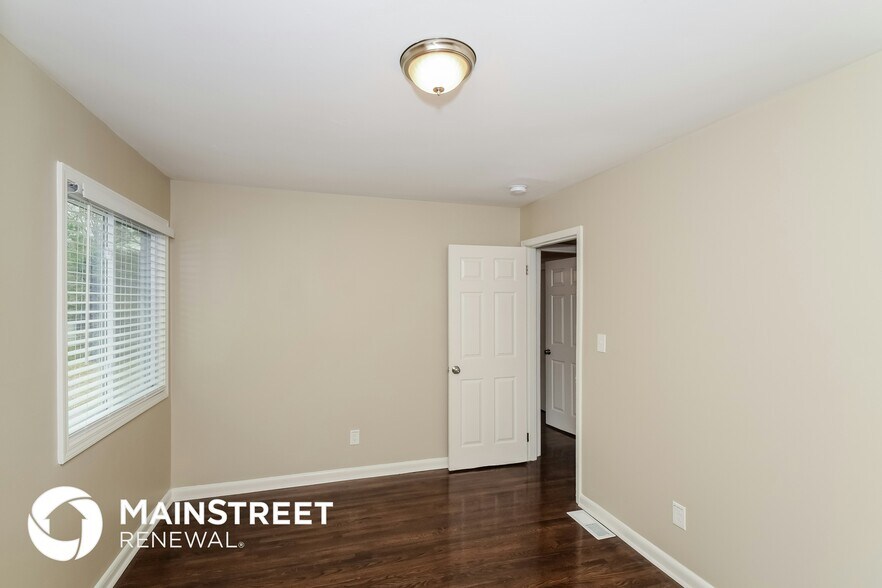 Building Photo - 236 E Haven Dr