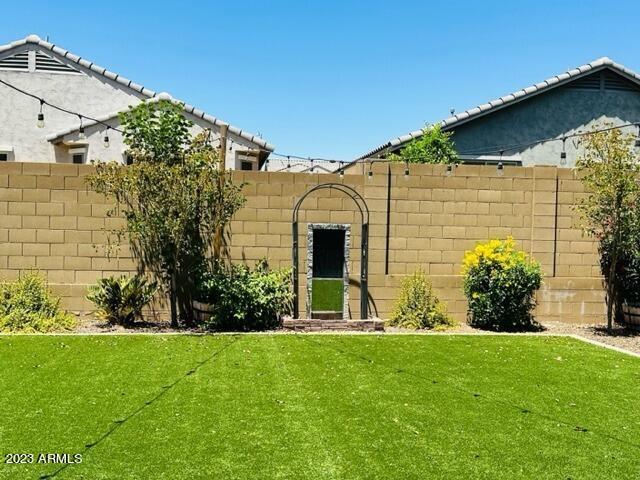 Building Photo - 9528 W Weeping Willow Rd