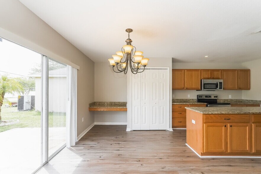 Building Photo - 939 Brenton Leaf Dr