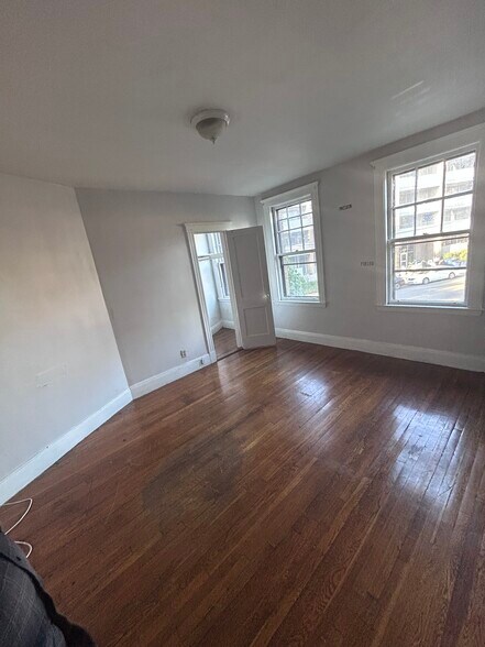 Building Photo - 28 Sidlaw Rd
