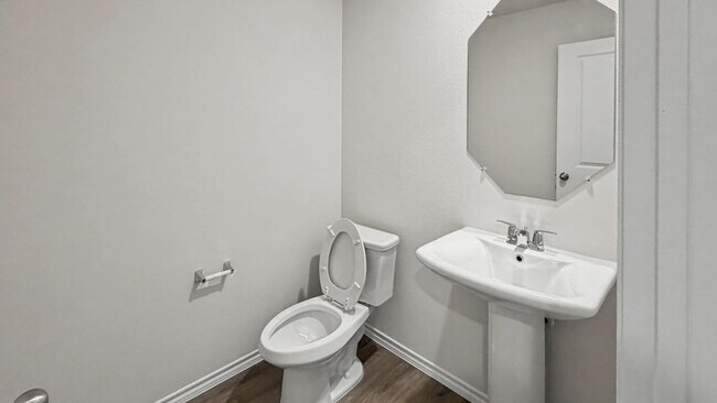 Building Photo - 3405 Tomahawk Dr