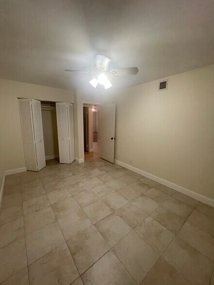 Building Photo - 2073 Coral Ridge Dr