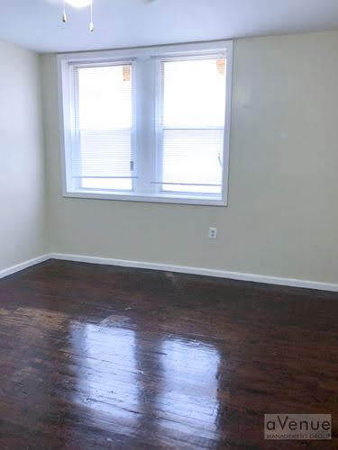 Building Photo - 4716 Chestnut St