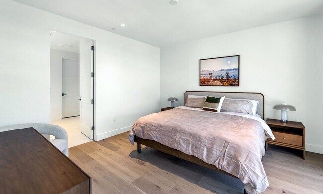 Building Photo - 4849 N Camelback Rdg Dr