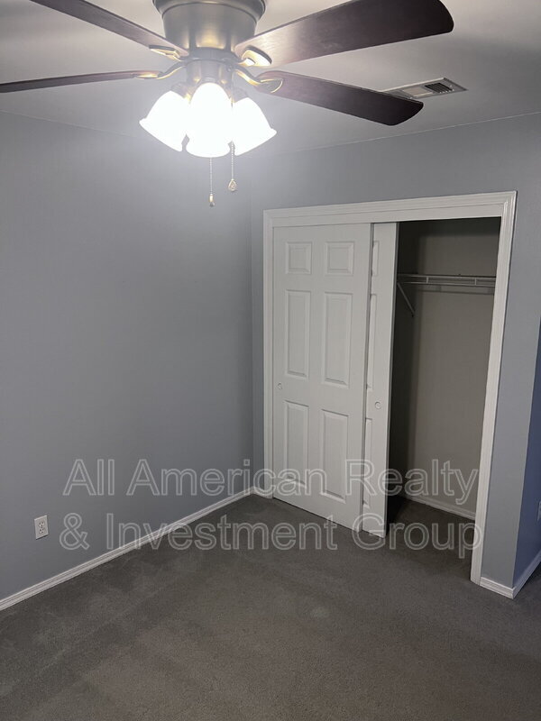 Building Photo - 989 Claeven Cir
