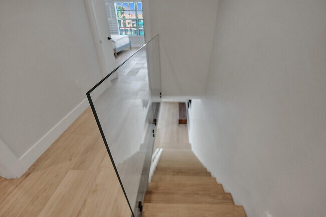 Building Photo - 876 Jeffery St