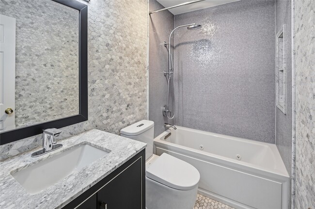 Building Photo - 6811 Brighton Hill Ln