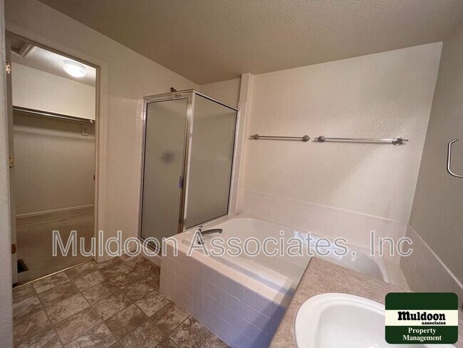 Building Photo - 5807 Poudre Way