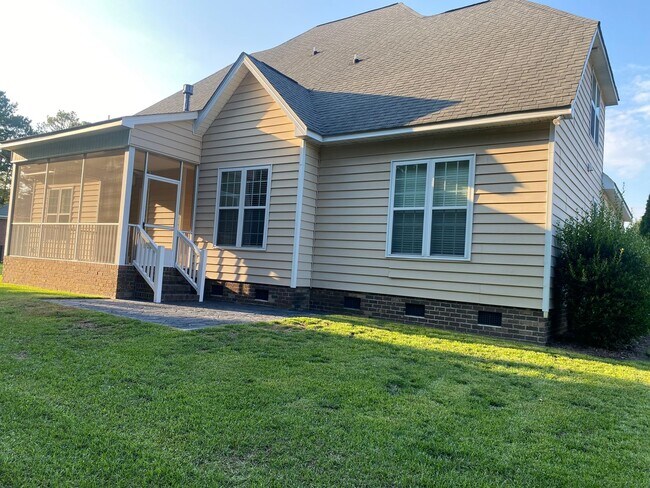 Building Photo - 804 Bobby Jones Dr