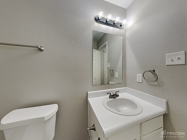 Building Photo - 6231 Salamander Run Ln