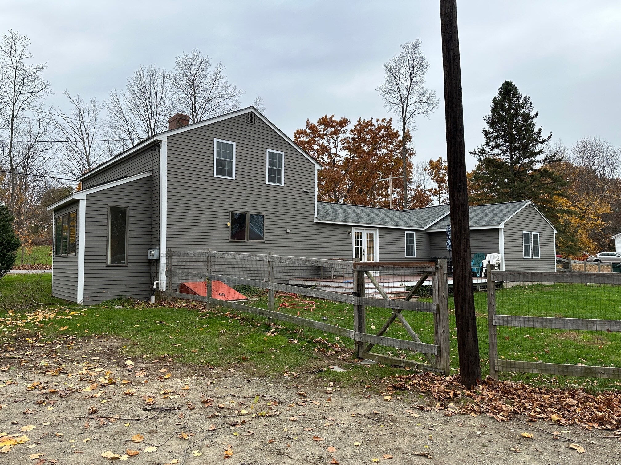 Back corner of house and deck - 480 Newington Rd