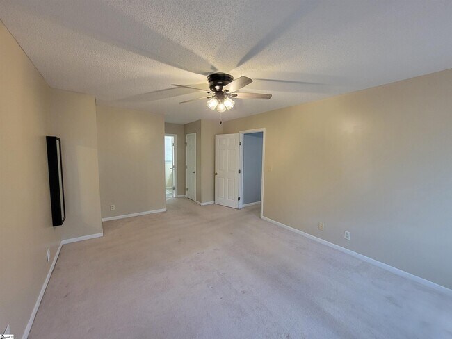 Building Photo - 503 Hillandale Rd