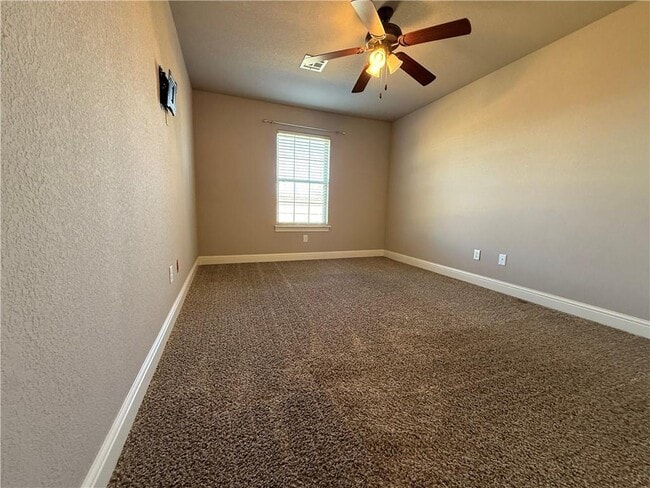 Building Photo - 3100 SW Wargate Ave