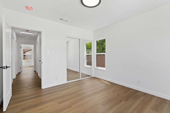 Building Photo - 5554 Radford Ave