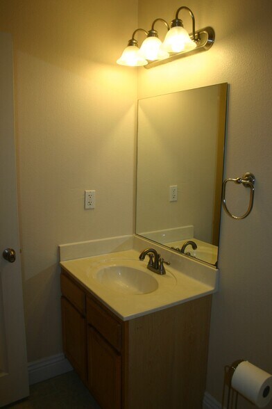 Building Photo - 312 J Ave