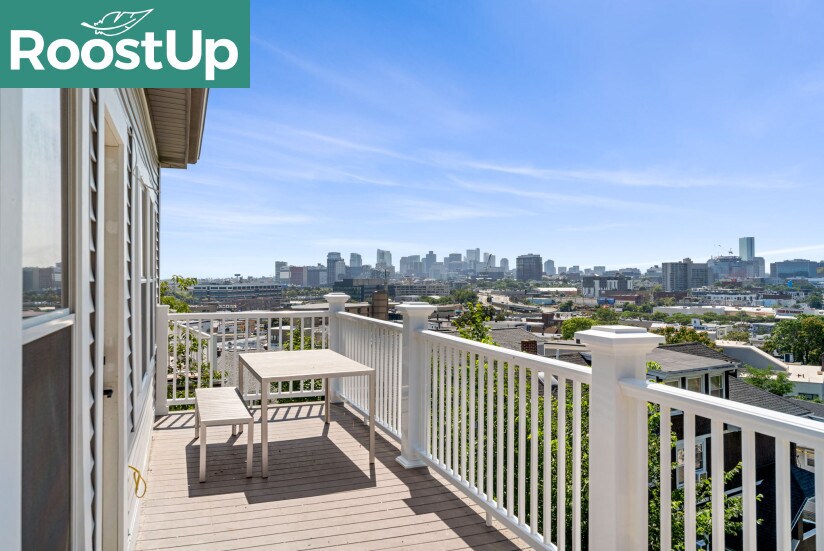Building Photo - RoostUp Furnished Private Bedroom with Pri...