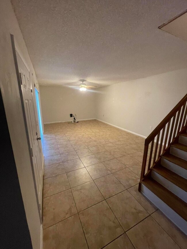 Building Photo - 5602 SE Windsong Ln