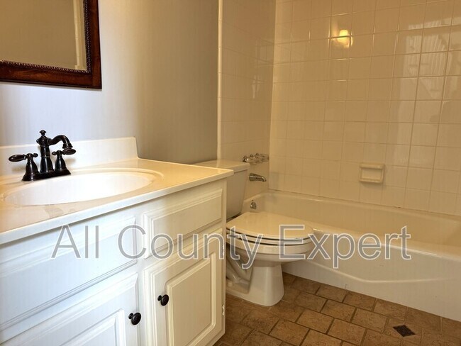 Building Photo - 4545 Sudbury Ct