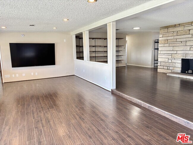 Building Photo - 16312 Itasca St