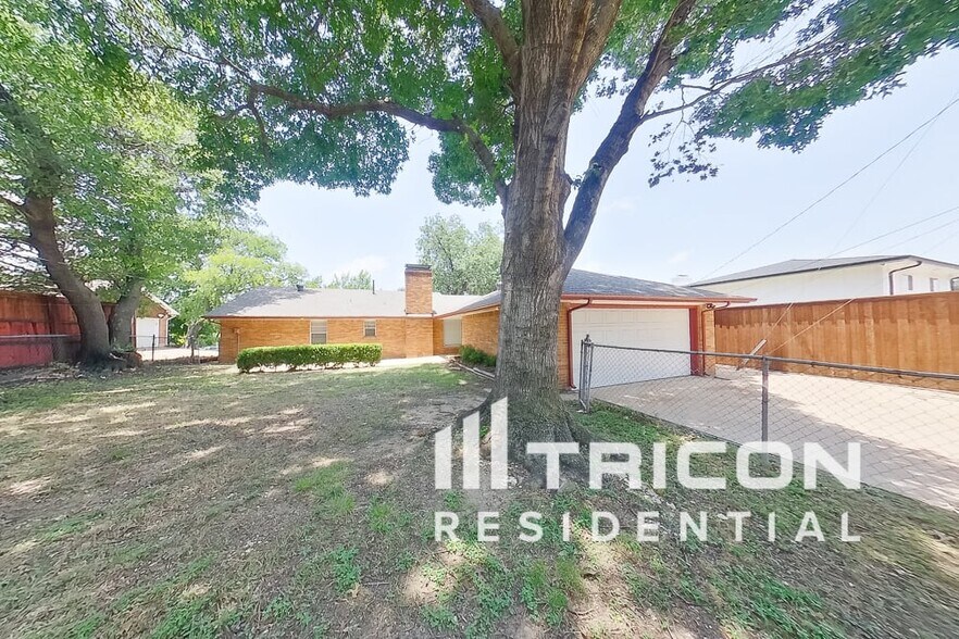 Building Photo - 3240 Springwood Ln