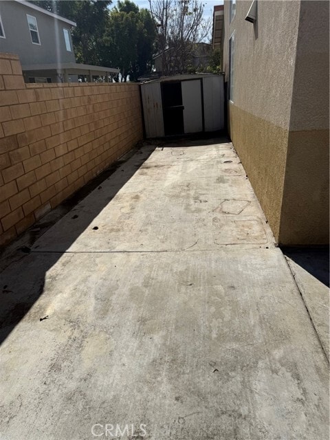 Building Photo - 865 Tam O'Shanter St