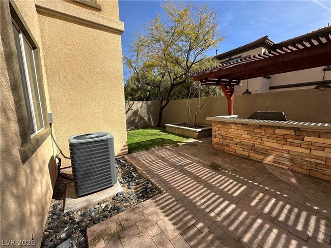 Building Photo - 2442 Granada Bluff Ct