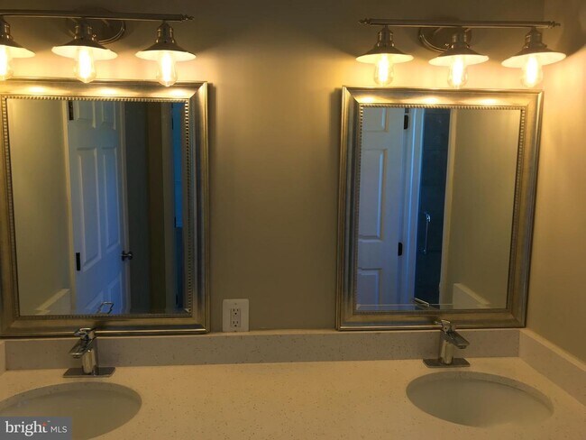 Building Photo - 13447 Chris Mar Ct