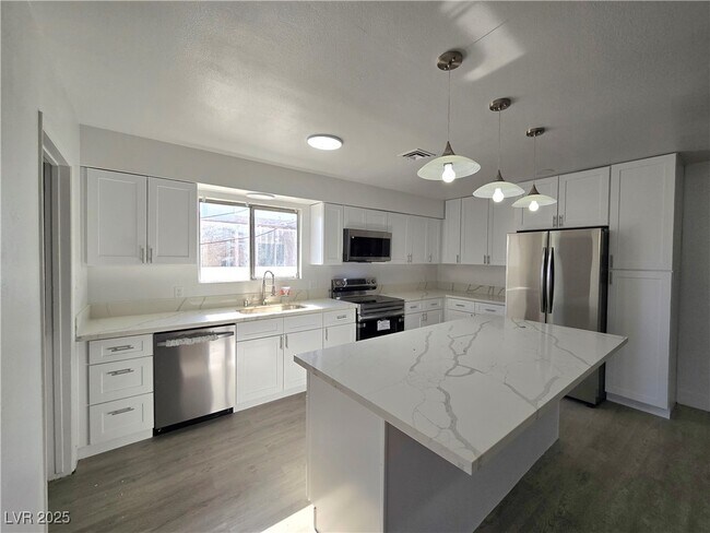 Building Photo - 4001 Via Vaquero Ave