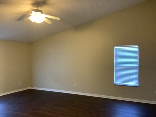 Building Photo - 94 Heathermere Drive