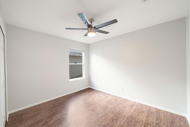 Building Photo - 3002 Crownover St