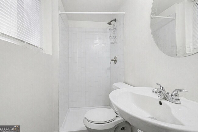 Building Photo - 2505 Shiloh Dr