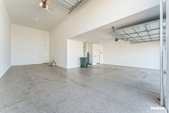 Building Photo - Spacious 5BR House in Casa Grande