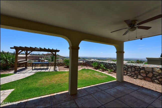 Building Photo - 6732 Pearl Ridge Dr