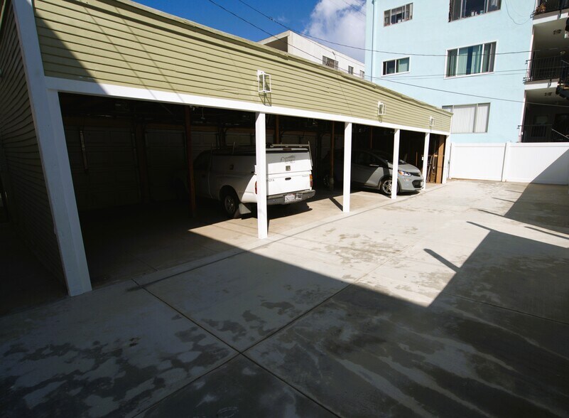 Building Photo - 1123 E Ocean Blvd