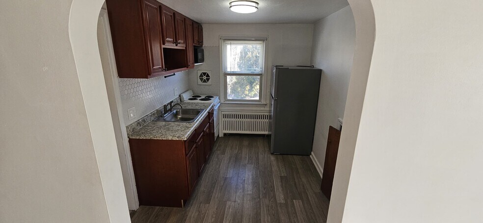 Building Photo - 421 Myrtle Ave