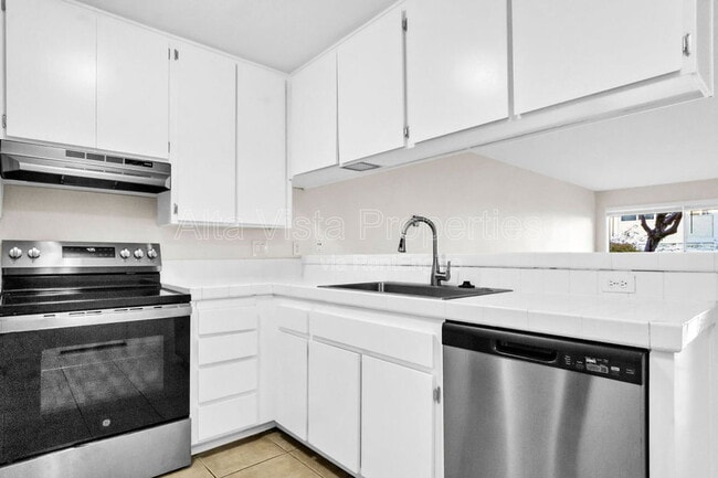 Building Photo - 4173 Camino Ticino