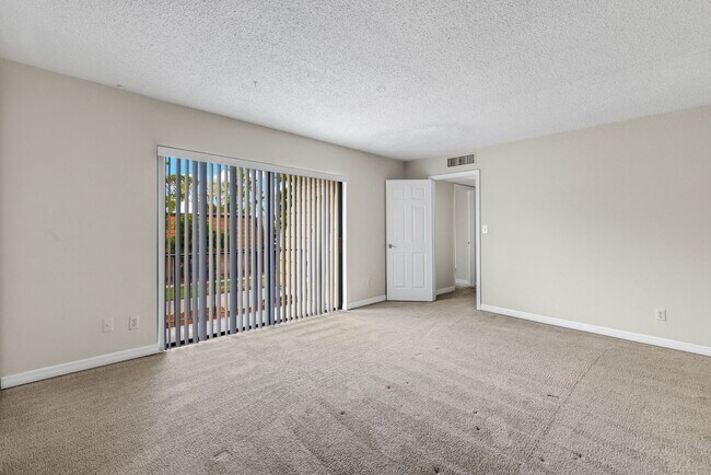 Building Photo - Parkwoods 1706-4