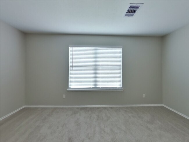 Building Photo - 18451 Sunrise Pines Dr