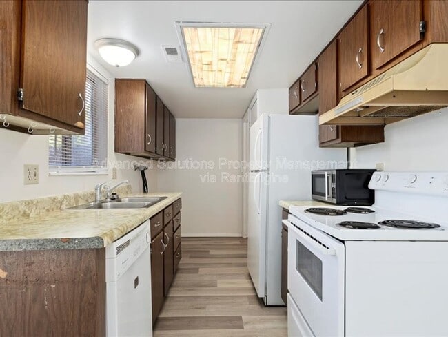 Building Photo - 4554 S 785 E