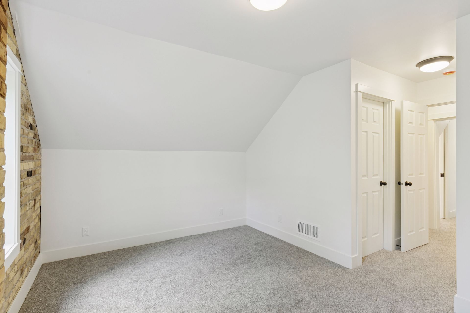 Building Photo - 2532 Eitel Rd