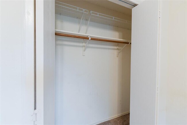 Building Photo - 9626 Dalewood Dr