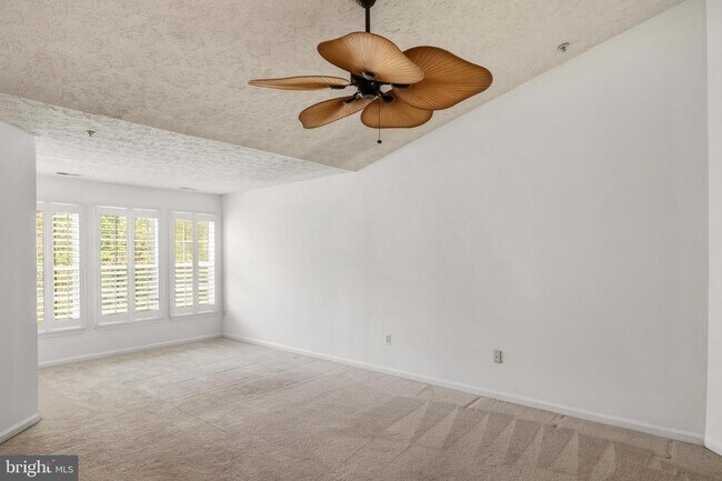 Building Photo - 9805 Redwing Dr