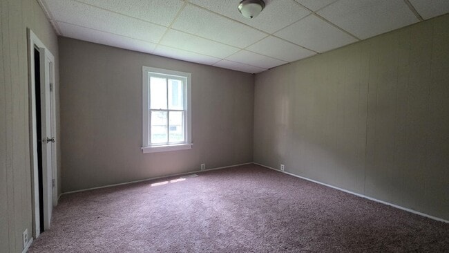 Building Photo - Renovated Cottage for Rent