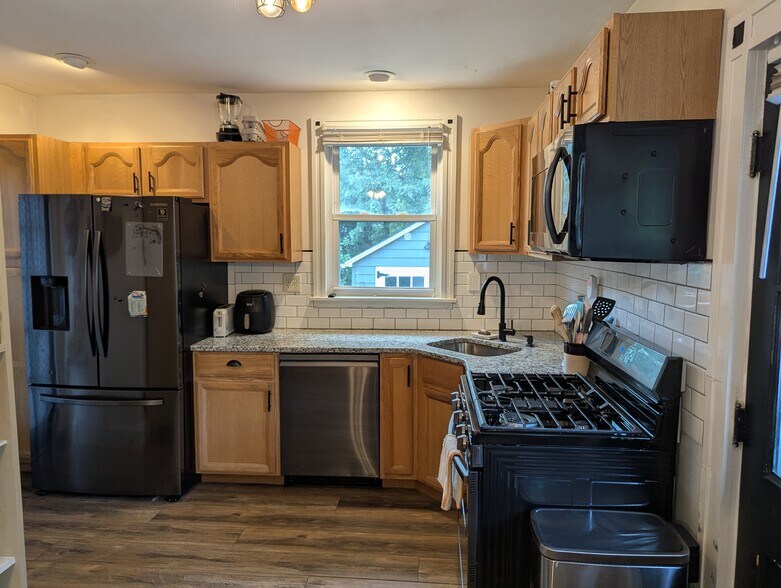 Building Photo - 2735 Kildaire Dr