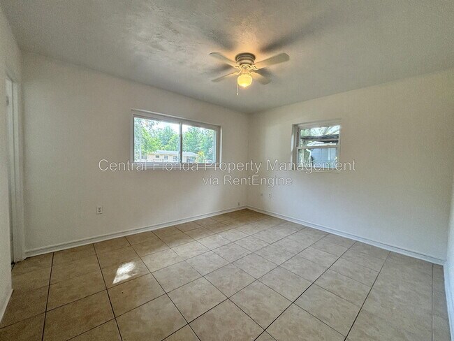 Building Photo - 4606 Meadowbrook Ave
