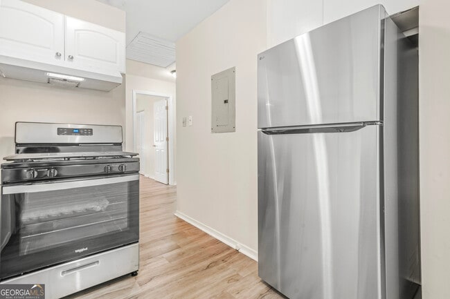 Building Photo - 3698 Fairlane Dr NW