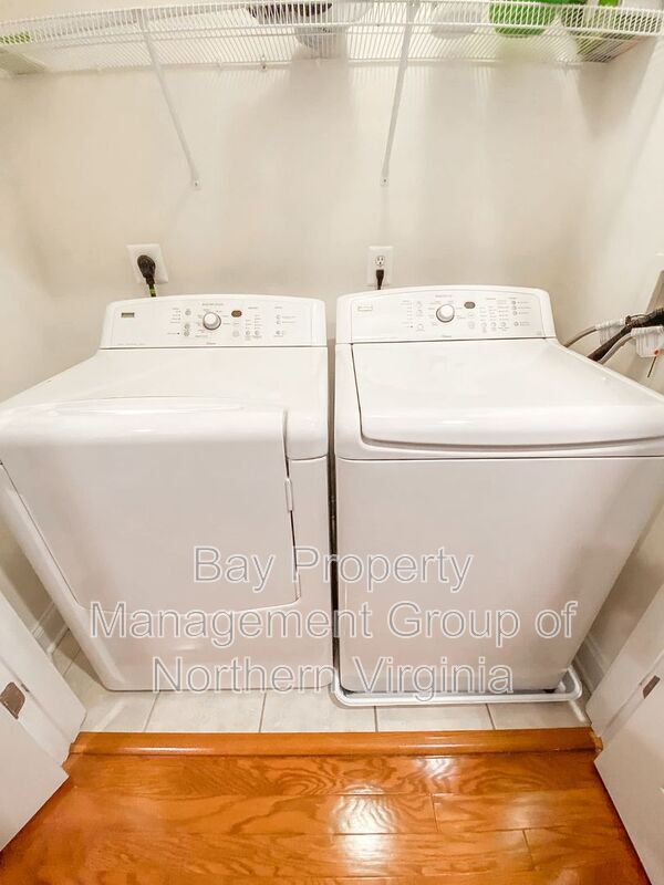 Building Photo - 4336 N Henderson Rd