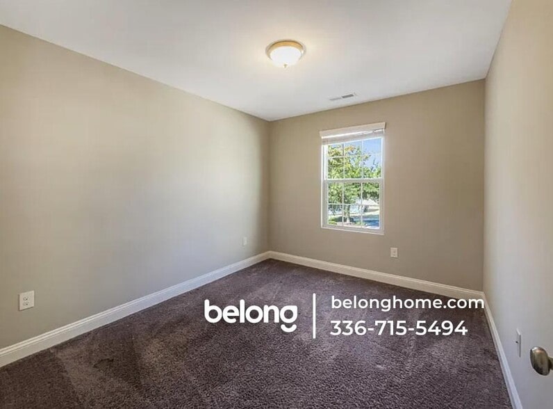 Building Photo - 3990 Volkswalk Pl