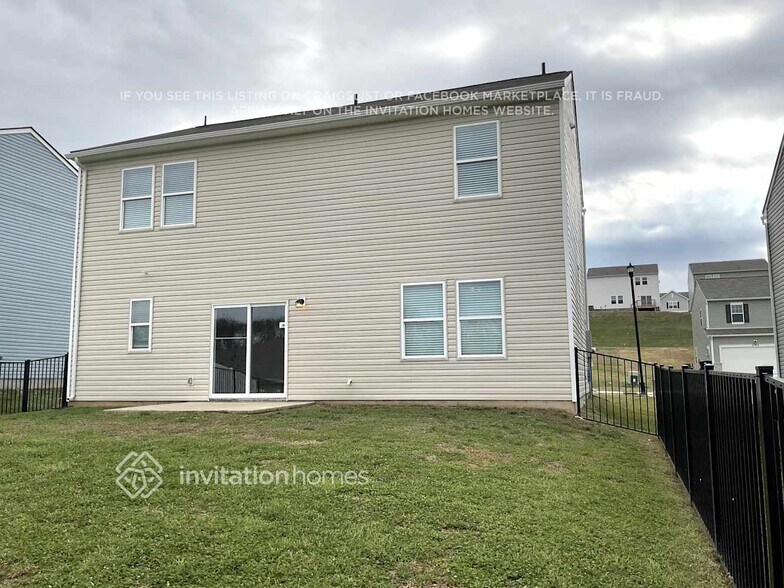 Building Photo - 2117 Youngfellow Dr