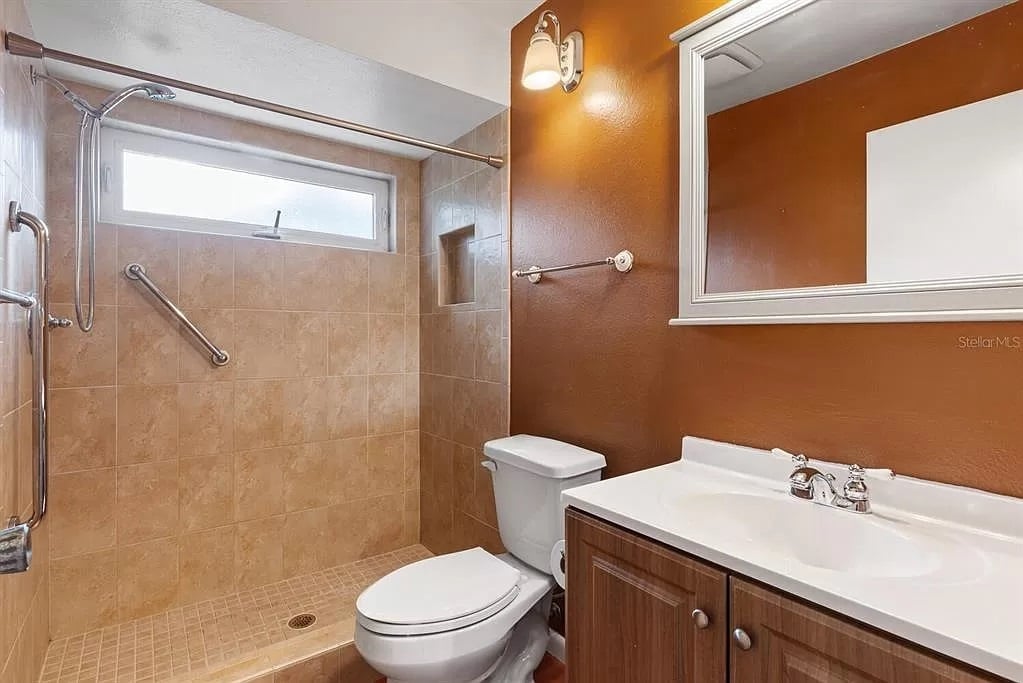 Building Photo - 3805 Gatewood Dr